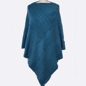 • Textured Solid Poncho •